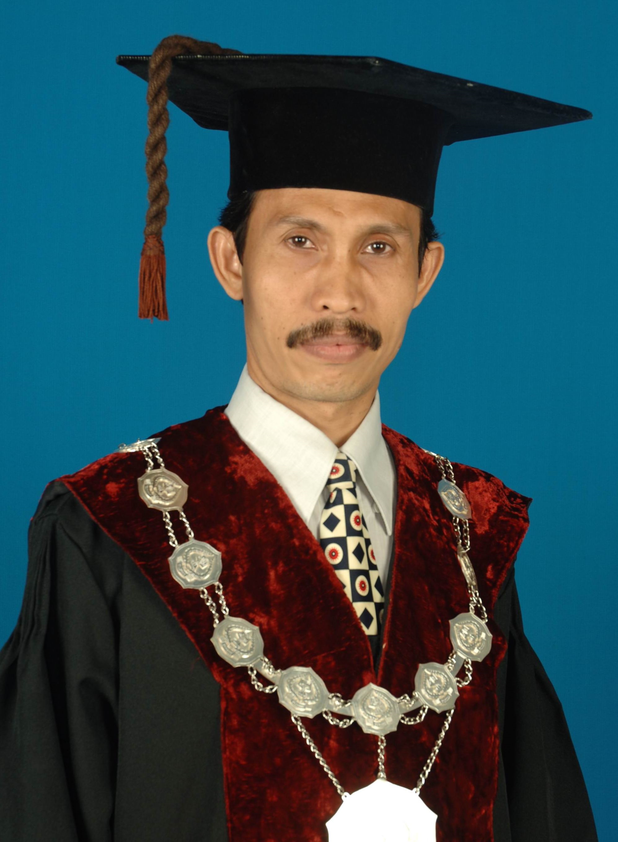 Prof. Dr. H. Abustani Ilyas, M. Ag.
